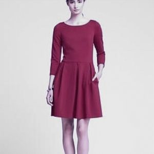 Banana Republic seamed ponte fit & flare knit dress burgundy wine 4P 4 petite
